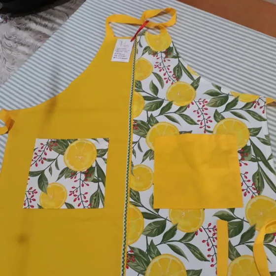 Tablier jaune citron, Maison fait main au Maroc