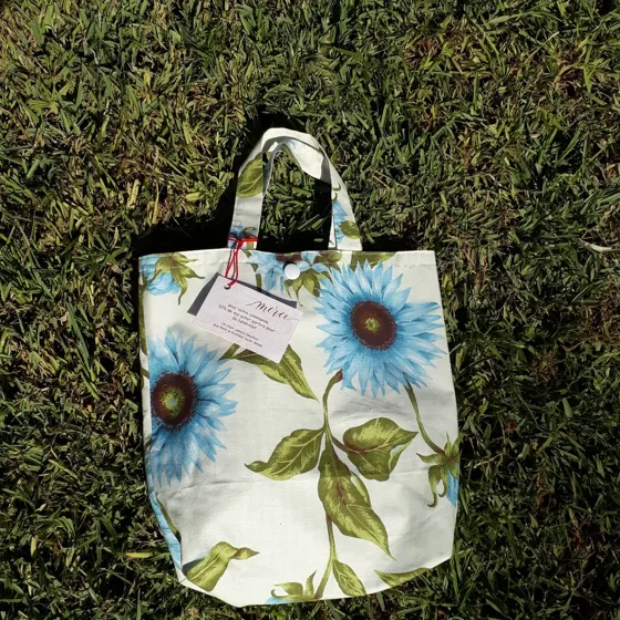 Cabas fleuri bleu, Sacs fait main au Maroc