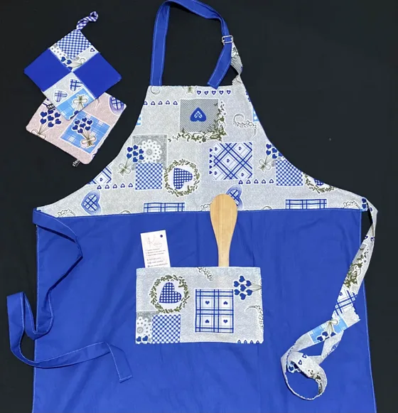 Tablier de cuisine bleu, Maison fait main au Maroc