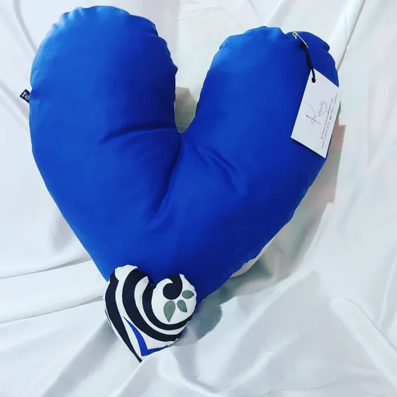 Coussin cœur bleu, Maison fait main au Maroc