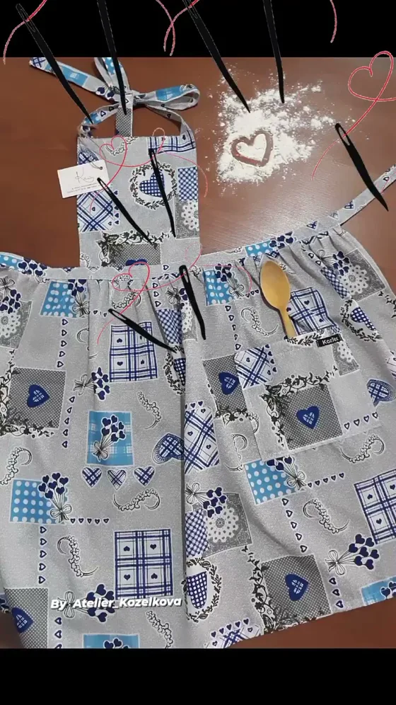 Tablier à cœurs, Maison fait main au Maroc