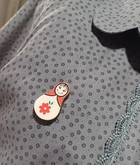 Broche matriochka, Accessoires fait main au Maroc