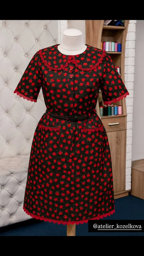 Robe fleurie dentelle, Vêtements fait main au Maroc
